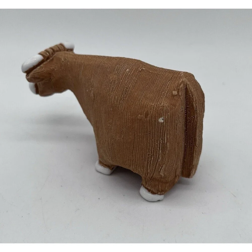aR Artesania Rinconada Vintage #35 Highland Cow Figurine